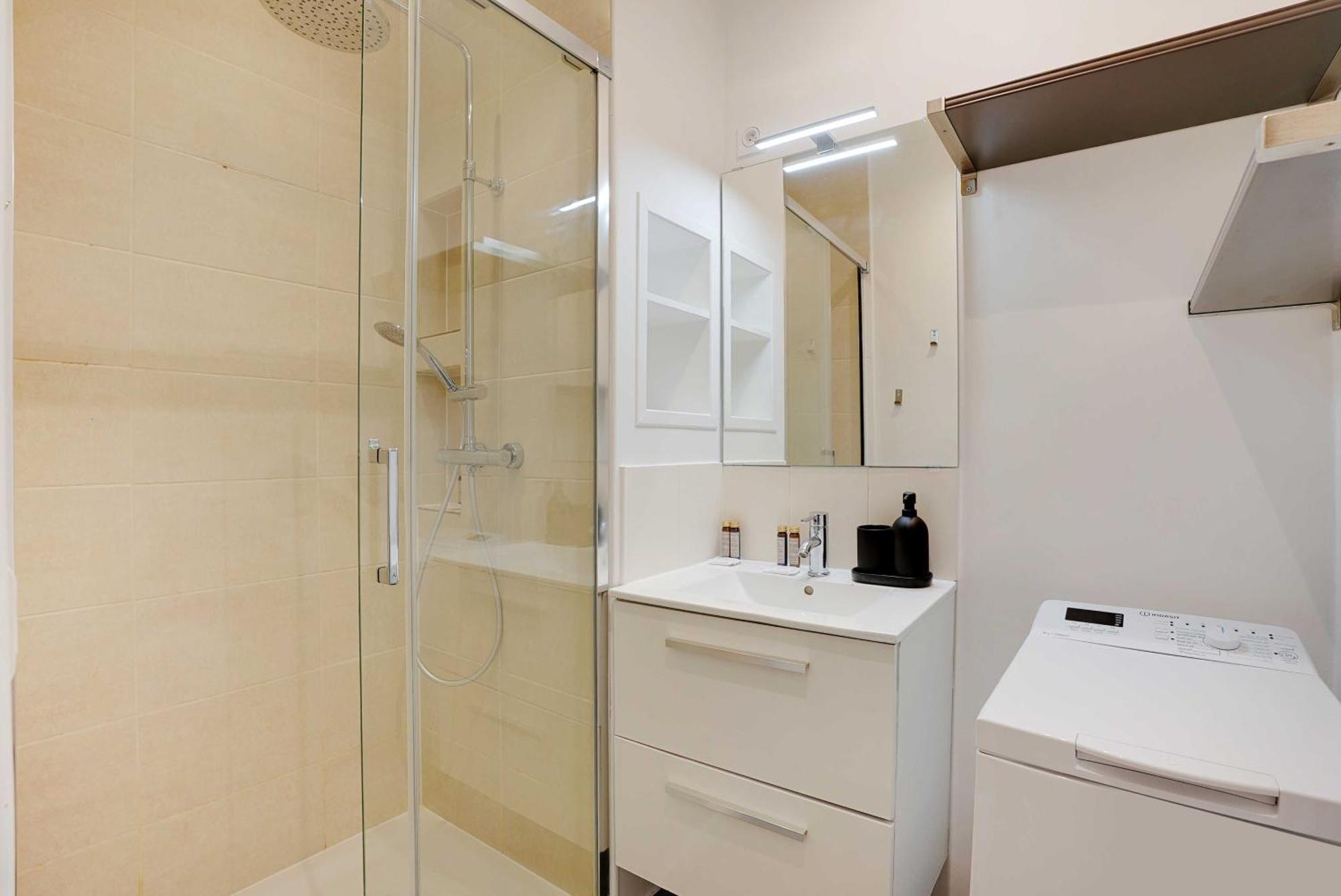 Modern - 2bdr 6p - 14e Apartment